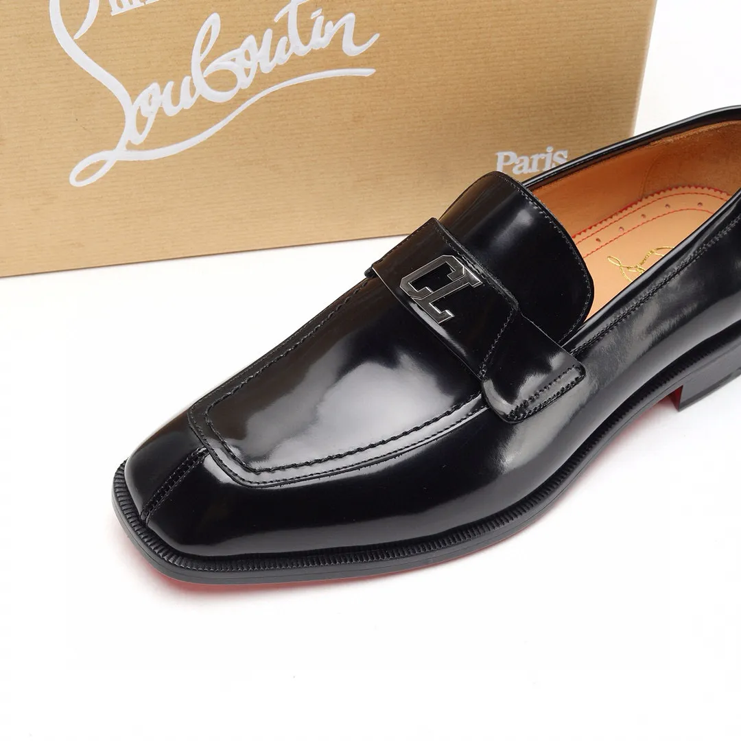 Batch 1,080 yuan 💰••New real shots••CL～High-end men’s 👔casual•loafers with red soles! ••🆑Genuine and top-quality goods from original orders ••✅💯 Purchase goods from top-quality original orders! Original imported patterned cowhide ➕Imported cowhide lining ➕Cowhide feet ➕Original leather outsole~🉑️Feel free to compare the authentic ones! Size: 38-44 (45.46.47 can be customized)
